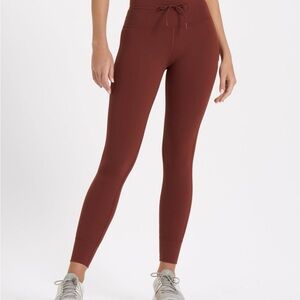 Vuori Daily Leggings. Color: Brick. Size: Small. Excellent condition.